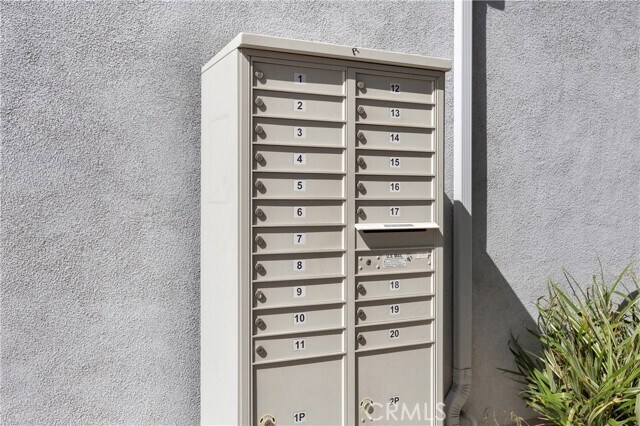 Building Photo - 111 S Lakeview Ave