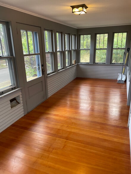 Glass Porch - 1484 Almond Ave