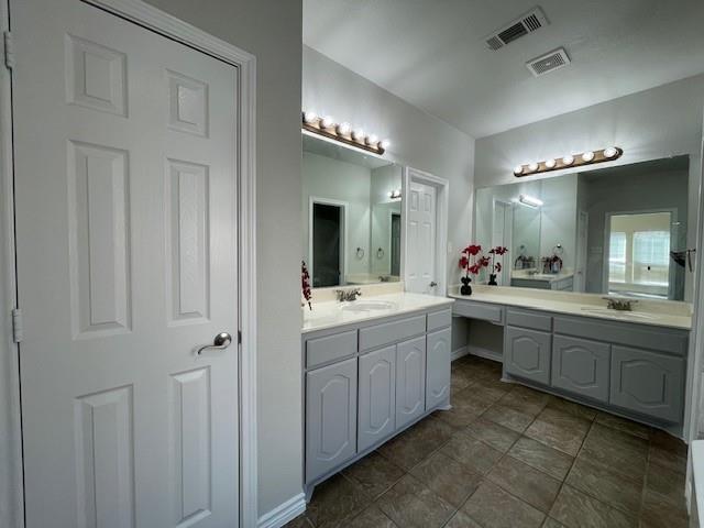 Building Photo - 11712 Pheasant Creek Dr