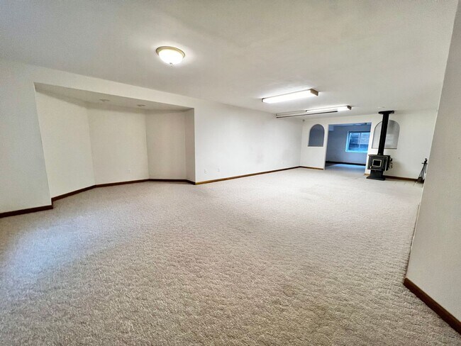 Building Photo - Charming 3 bed, 3 bath Ranch Home in South Fort Collins