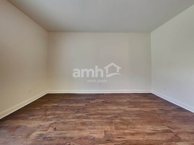 Building Photo - 311 Banyan Frst Dr