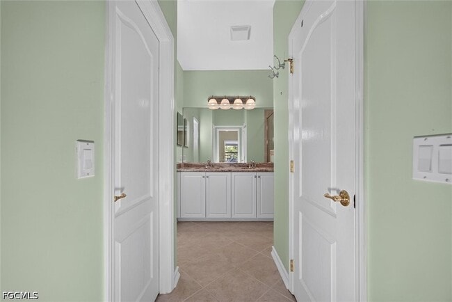 Building Photo - 3241 Cottonwood Bend