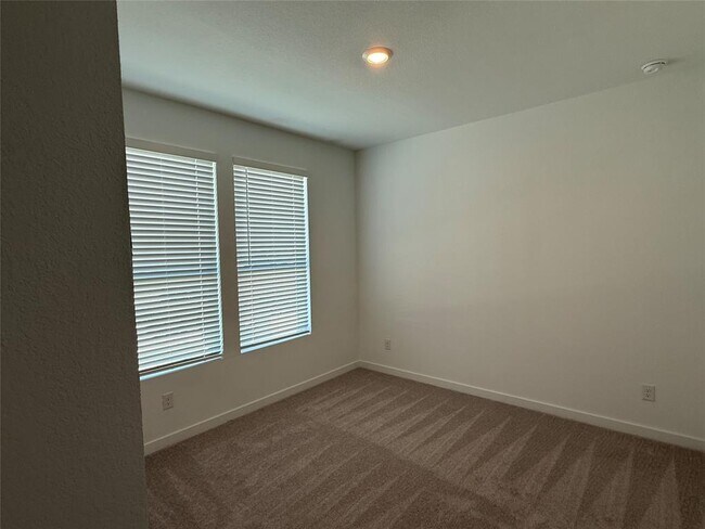 Building Photo - 241 Seabreeze St