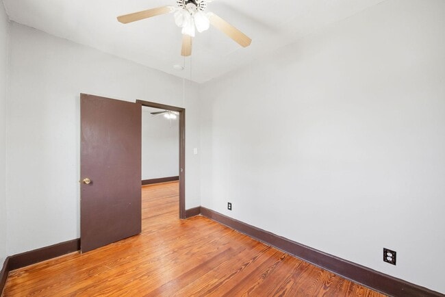 Building Photo - 511 Schirmer St