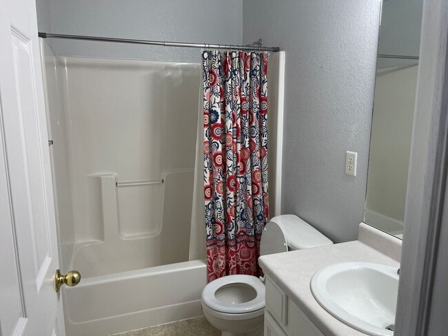 Building Photo - Eaton Commons Townhome