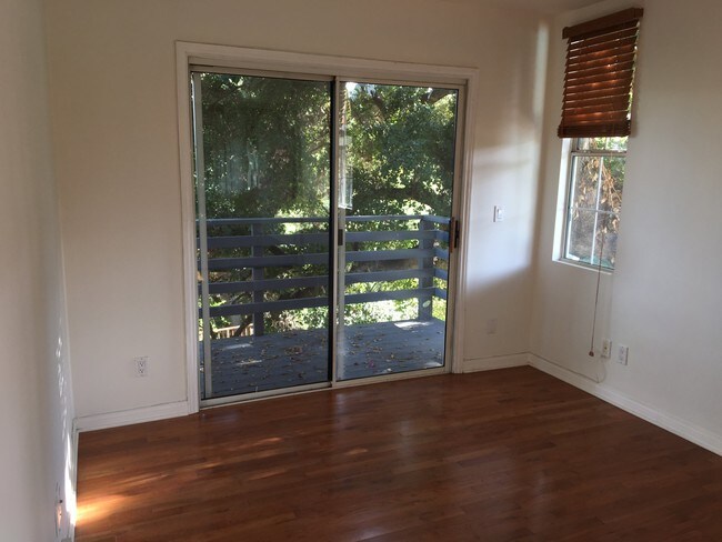 Building Photo - 16806 Mooncrest Dr