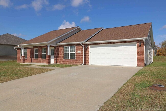 Building Photo - House in Jackson