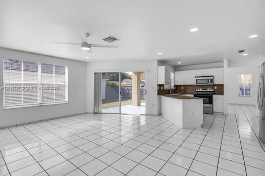 Building Photo - 14358 SW 90th St