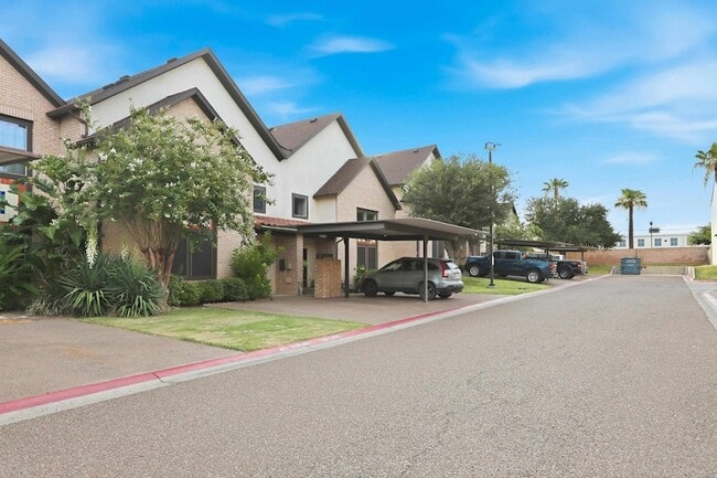 Building Photo - 2445 Monarch Dr