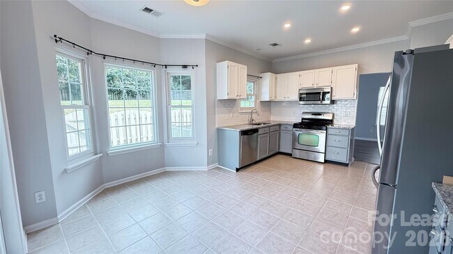 Building Photo - 9128 Twilight Hill Ct