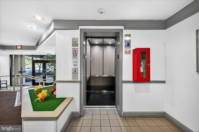 Building Photo - 4420 Briarwood Ct N