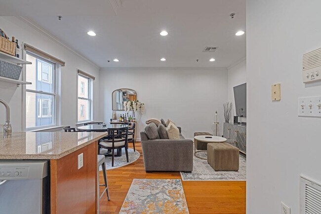 Building Photo - 620 38th St