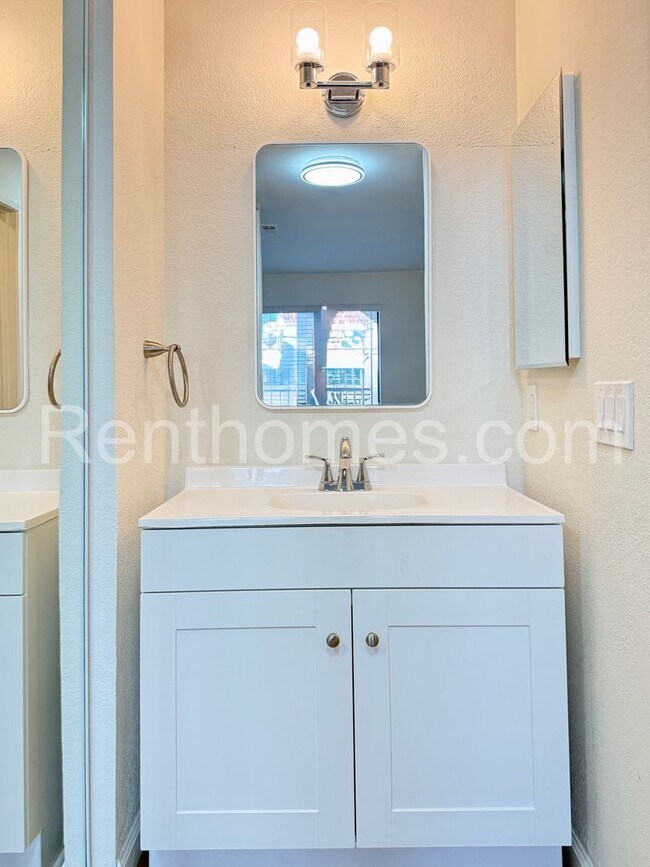 Building Photo - 8480 New Salem St