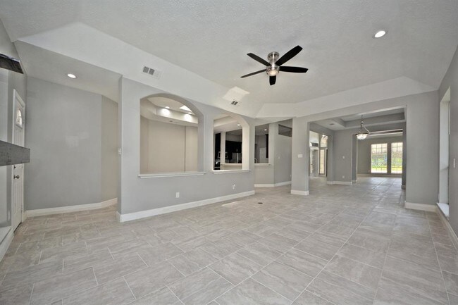 Building Photo - 21015 Eagle Bend