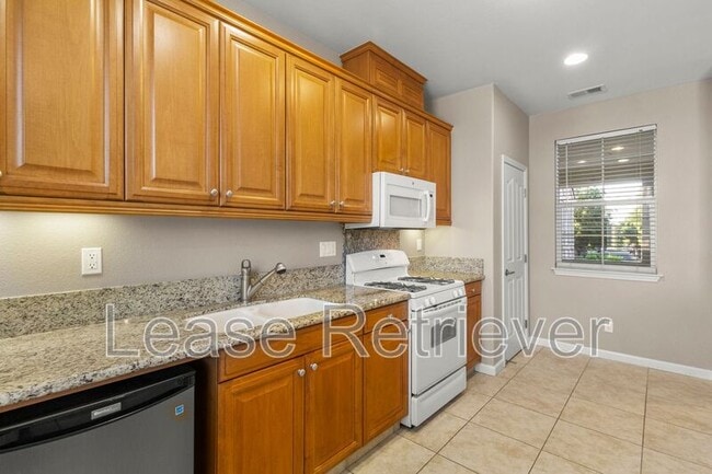 Building Photo - 265 S Sonrisa St