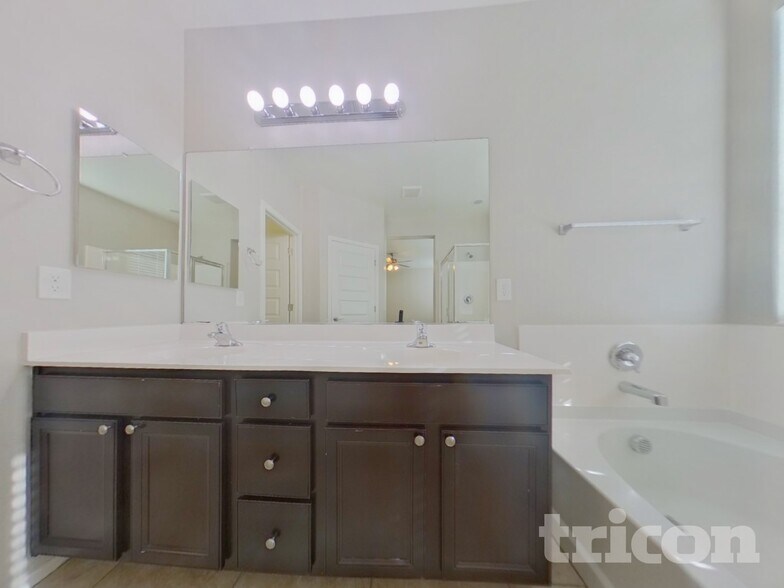 Building Photo - 4217 S 181st Ln