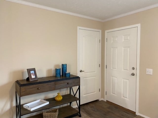 Building Photo - 1205 Wellington Dr