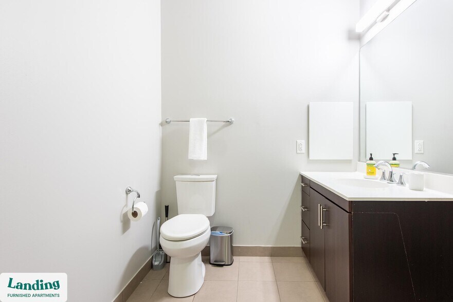 Building Photo - 1111 Stratford Ave