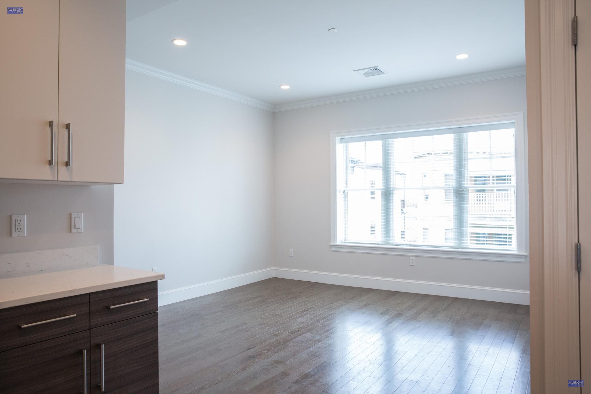 Building Photo - 12 Harvard Terrace