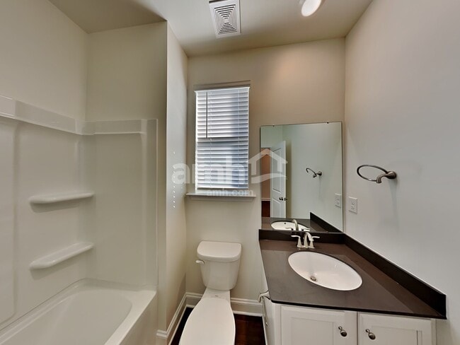 Building Photo - 555 Rivermist Dr