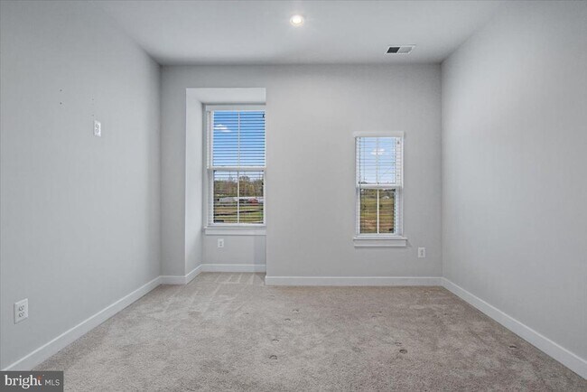 Building Photo - 10007 Ruffian Wy