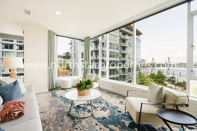 Building Photo - Unobstructed Views at The Strand