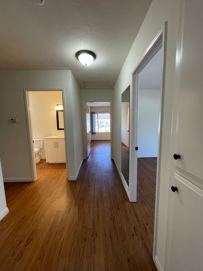 Building Photo - Terrific 3Br +/2Ba Single story house with...