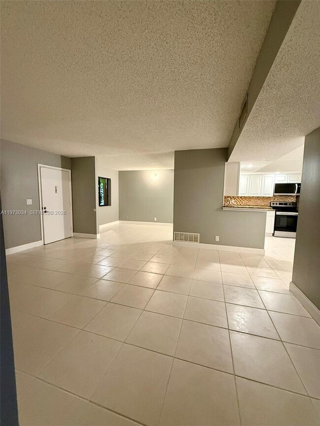 Building Photo - 5220 Las Verdes Cir