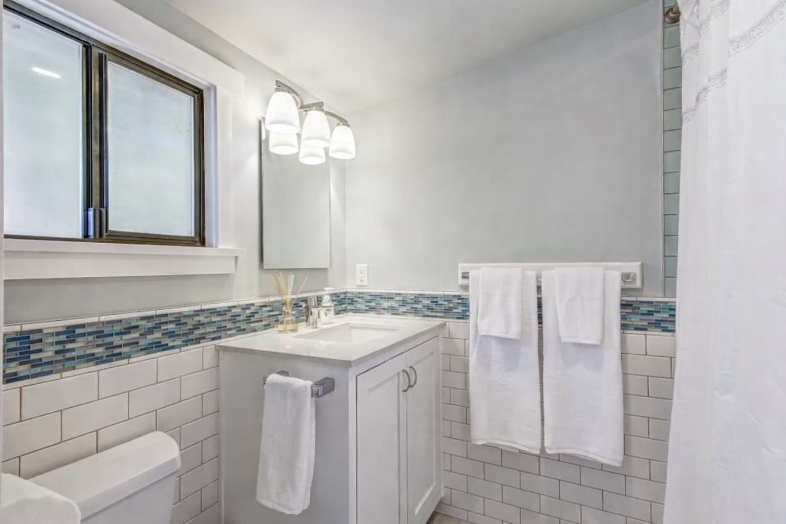 Building Photo - 8232 SW Hawthorne Ln