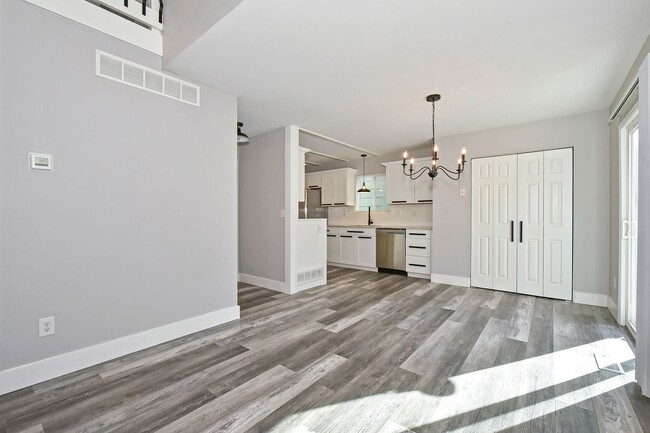 Building Photo - BEAUTIFUL REMODELED home in Chaparral Ridge!