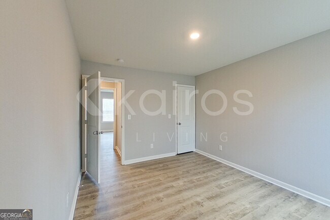 Building Photo - 3440 Bridgewood Dr