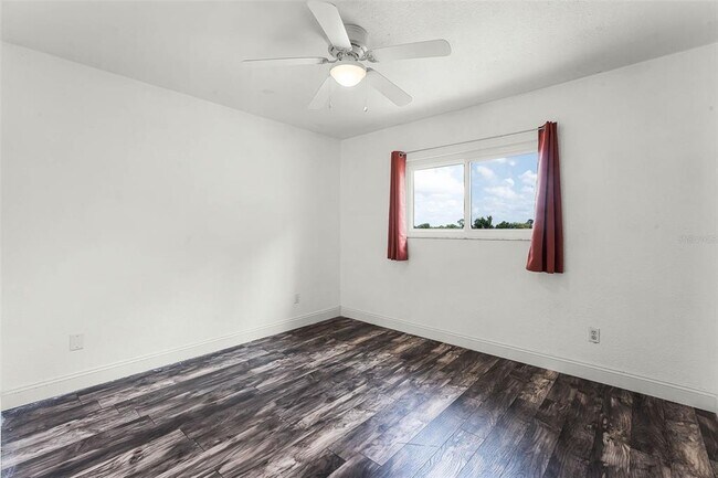 Building Photo - 119 Floral Ct
