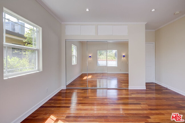 Building Photo - 12219 Darlington Ave