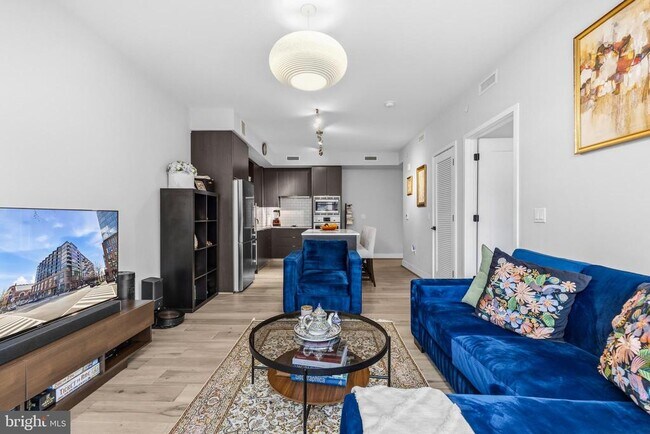 Building Photo - 1300 4th St SE