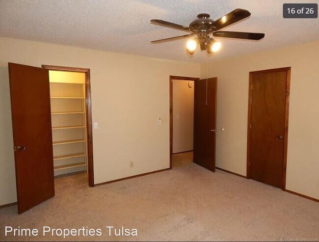 Building Photo - 3 br, 2 bath House - 301 W. Miami St.