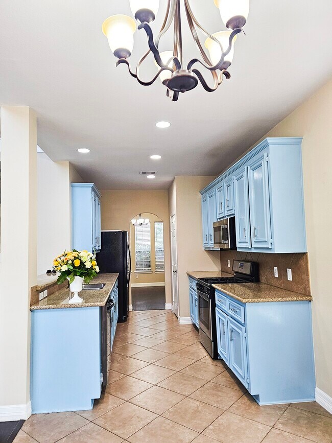 Building Photo - 20810 Balmoral Glen Ln