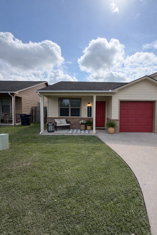 Building Photo - 21437 W Wallis Dr