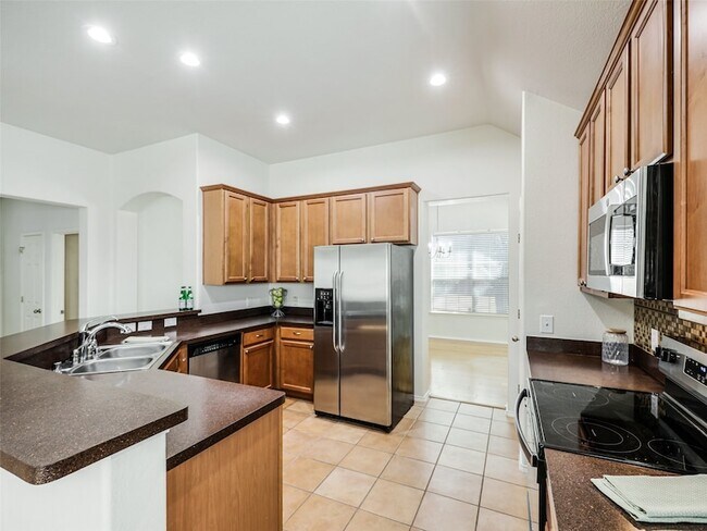 Building Photo - 414 Dartmoor Dr
