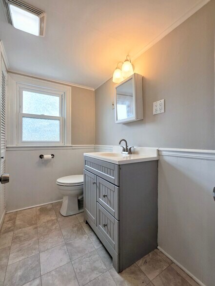 Building Photo - 607 Beaver Valley Pike