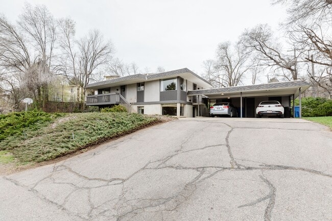 Building Photo - 815 Orchard Dr