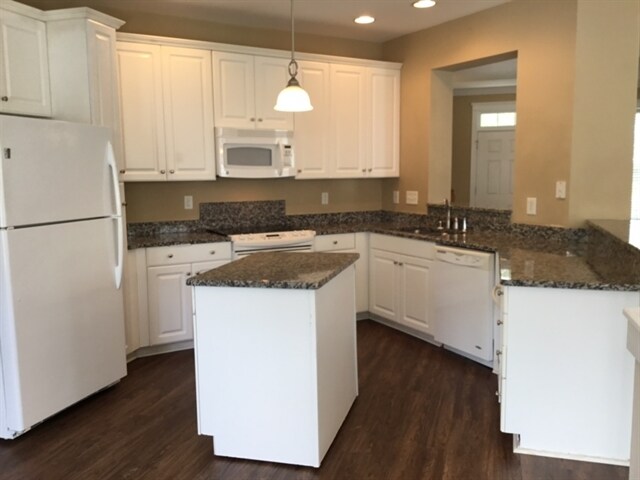 Building Photo - 1304 Carol Oaks Dr