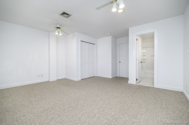 Building Photo - 104 East Ave