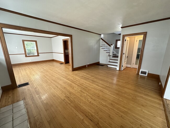 Building Photo - 2108 Oxford St