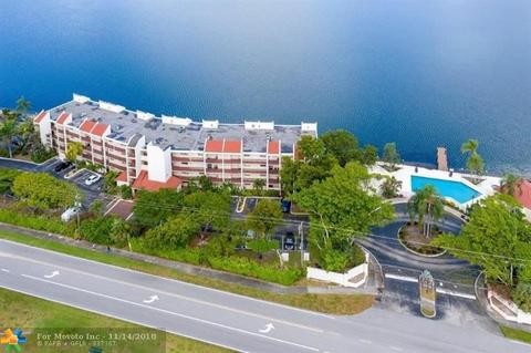 Building Photo - 115 Lake Emerald Dr