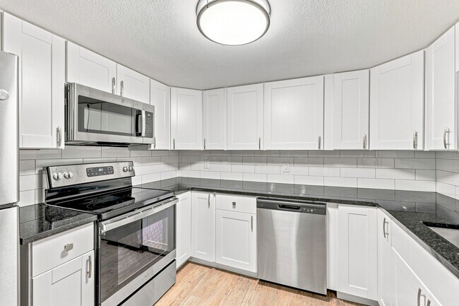 Building Photo - 10765 W 7th Pl