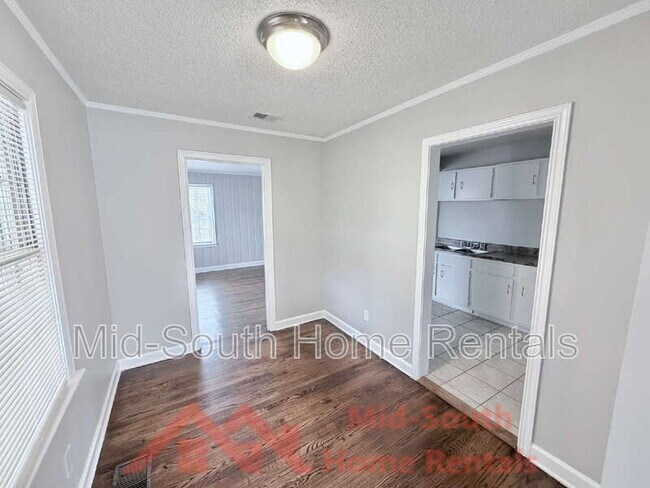 Building Photo - 2914 Hoskins Rd