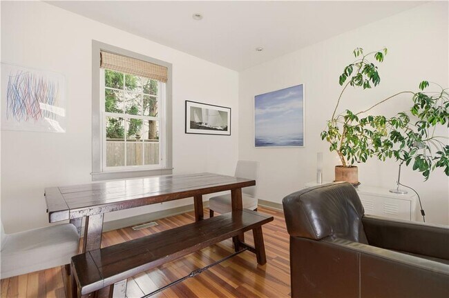 Building Photo - 364 Bellevue Ave