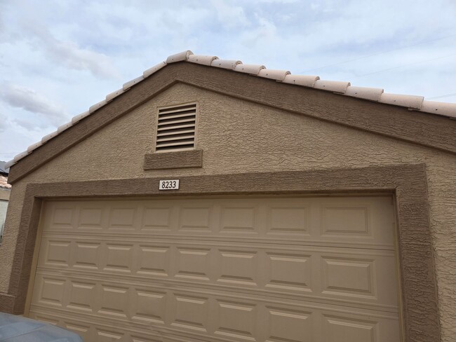 Building Photo - 8233 N 111th Ln
