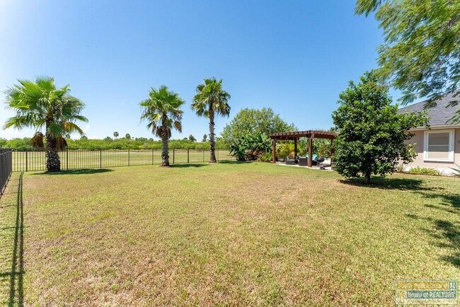 Building Photo - 28 Cypress Point Dr