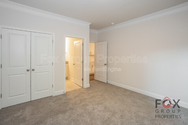 Building Photo - 313 Streamwood Rd